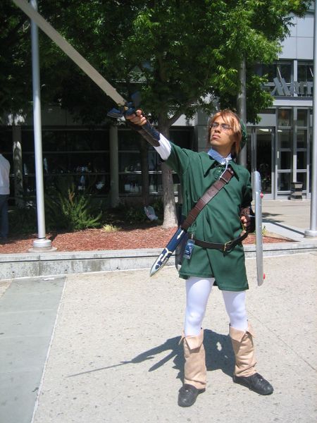 Un simpático fan de The Legend of Zelda caracterizado (Coslplay) de Link. Foto: HappyDayArt.typepad.com