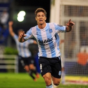Luciano Vietto celebrando un gol.