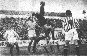 http://www.manquepierda.com/historiarealbetis/files/2011/07/Betis-Cacere%C3%B1o-Liga-1950-NMP-Marca-28-2-1950.jpg