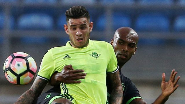 Sanabria en un lance del encuentro. Imagen: EFE