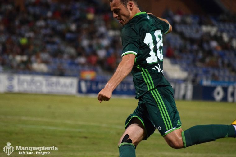 Zozulya demostró tener mucha garra y entrega, demasiado duro en ocasiones.