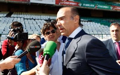 Oliver se presenta en el Juzgado de Instrucción Número 6 de Sevilla.