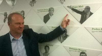 Pepe Mel en el Muro de la Fama del Betis - Foto Real Betis Balompié